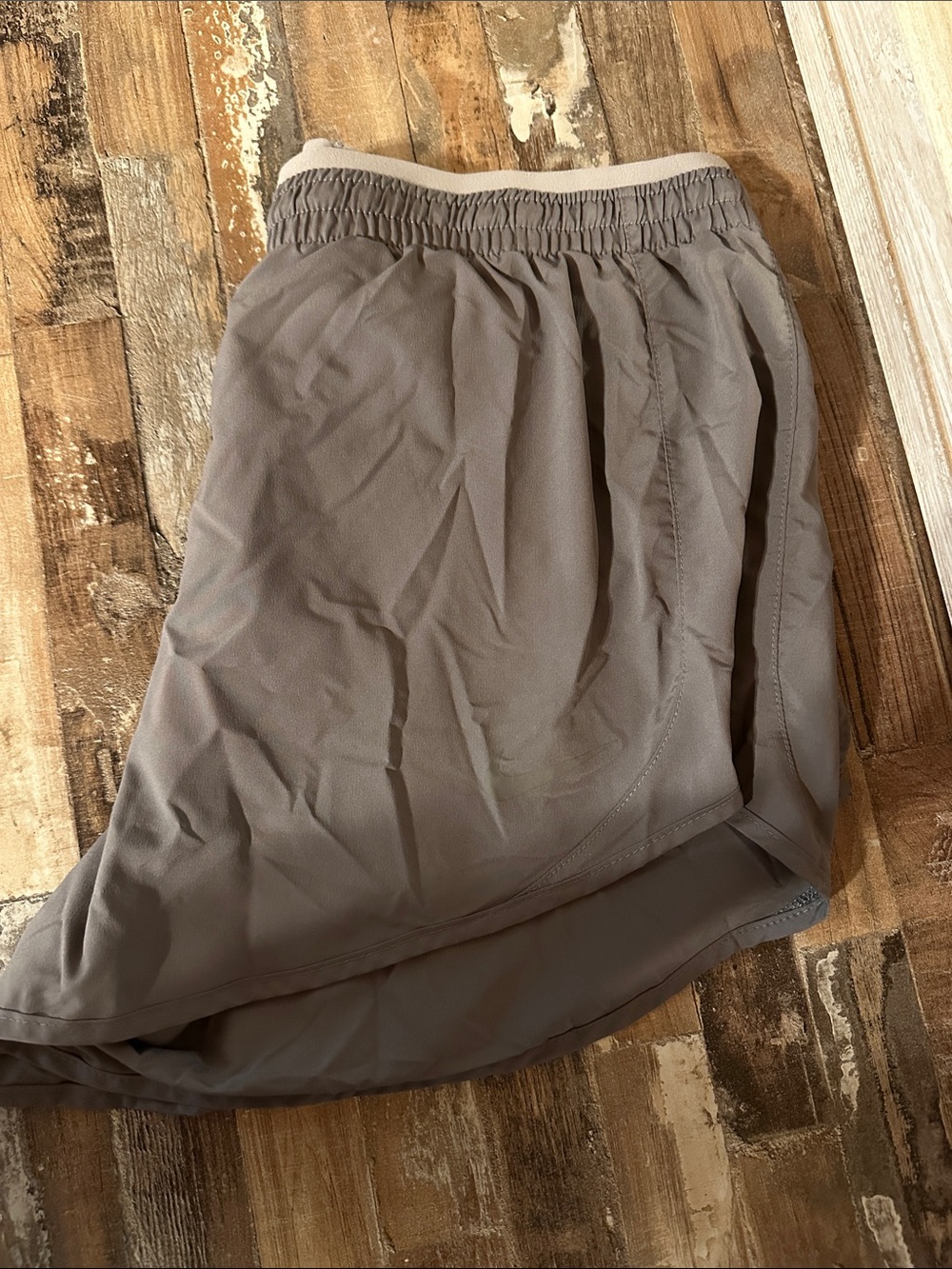 Nike Women's Athletic Elastic-Waist Gray Short